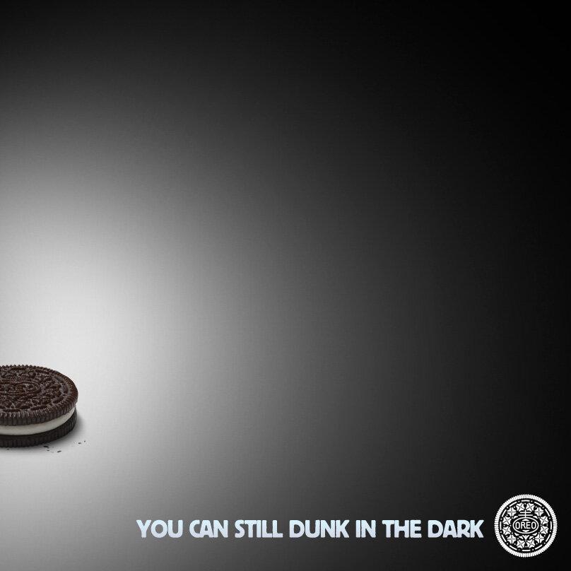 Oreo's "you can still dunk in the dark." real-time marketing ad.