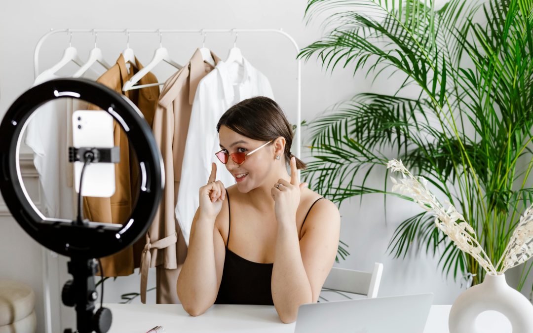 Content Creators vs. Influencers: Which Is Right for Your Social Media Strategy